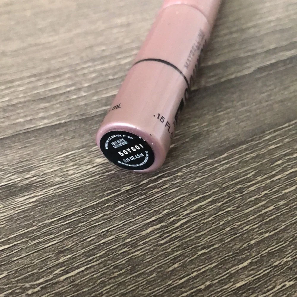 ❤️$2 NWT Maybelline Sky High Very Black .15mL Mascara